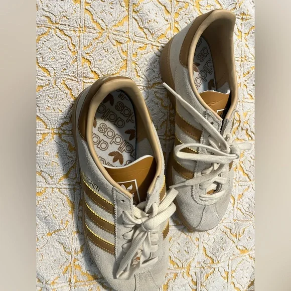 Adidas Originals Men’s 6 Munchen
Cream Faux Leather White Mesa Sneakers
AGY7399 - Picture 9 of 9